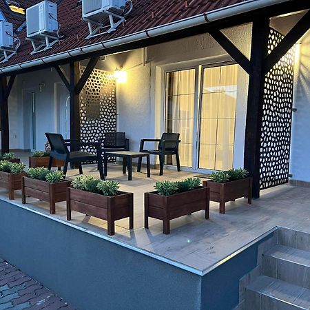 Lux Apartman Buek Buitenkant foto