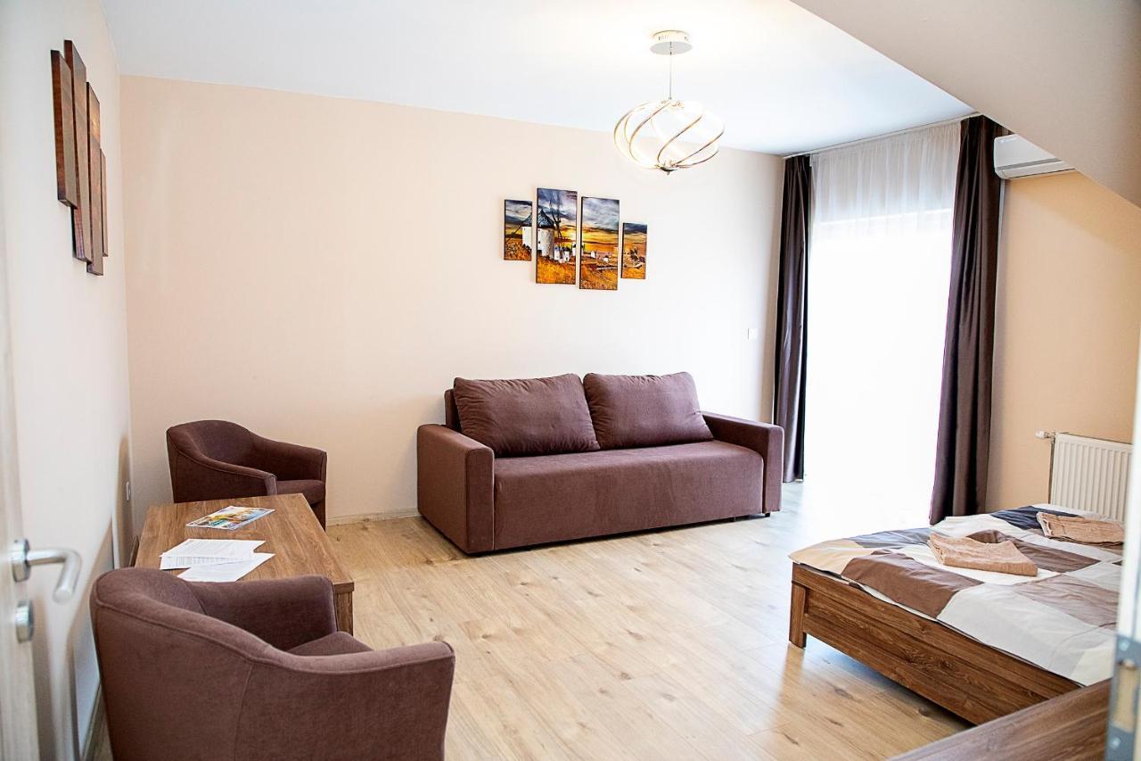 Lux Apartman Buek Buitenkant foto