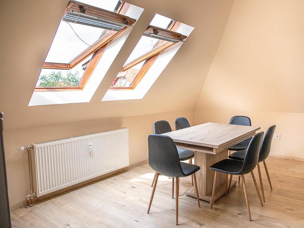 Lux Apartman Buek Buitenkant foto