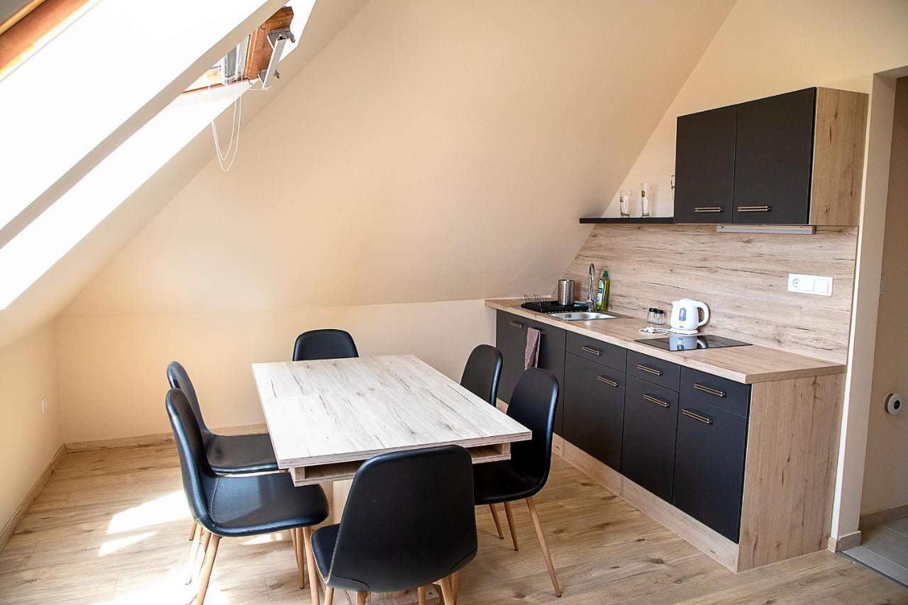 Lux Apartman Buek Buitenkant foto
