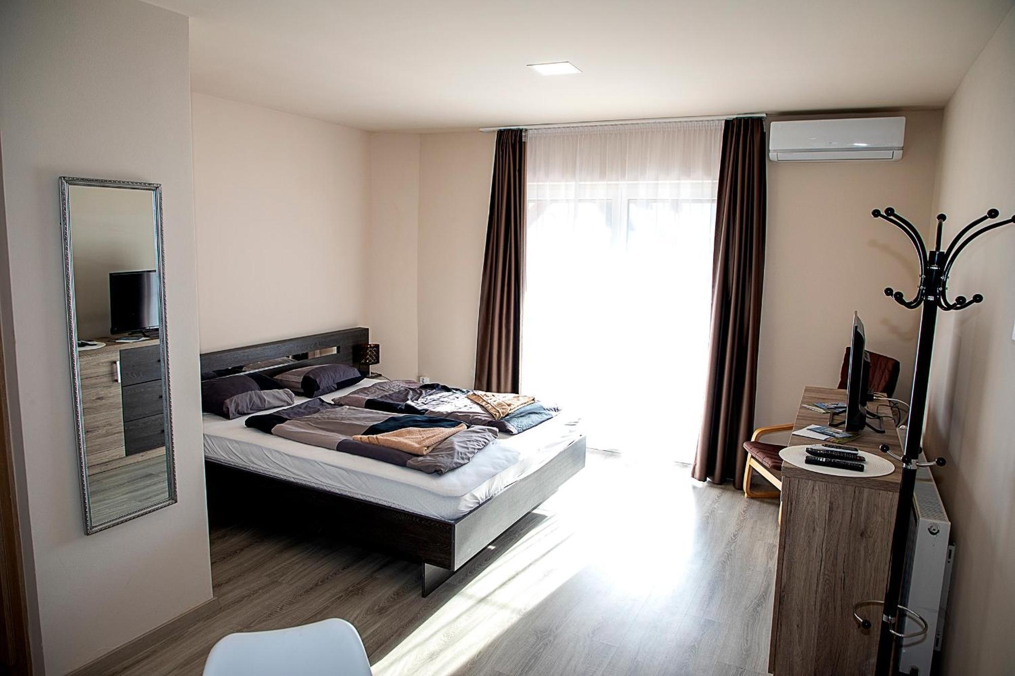 Lux Apartman Buek Buitenkant foto