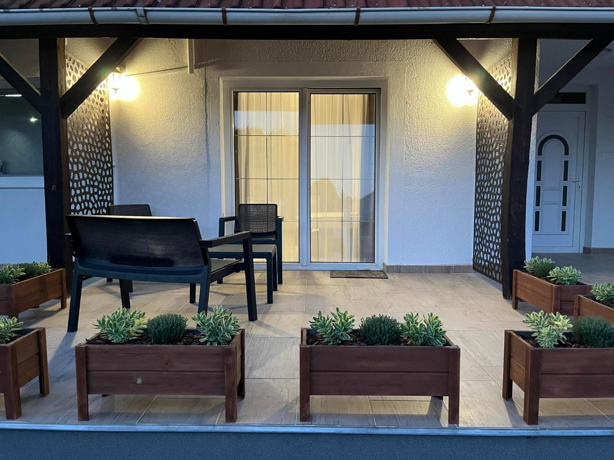 Lux Apartman Buek Buitenkant foto